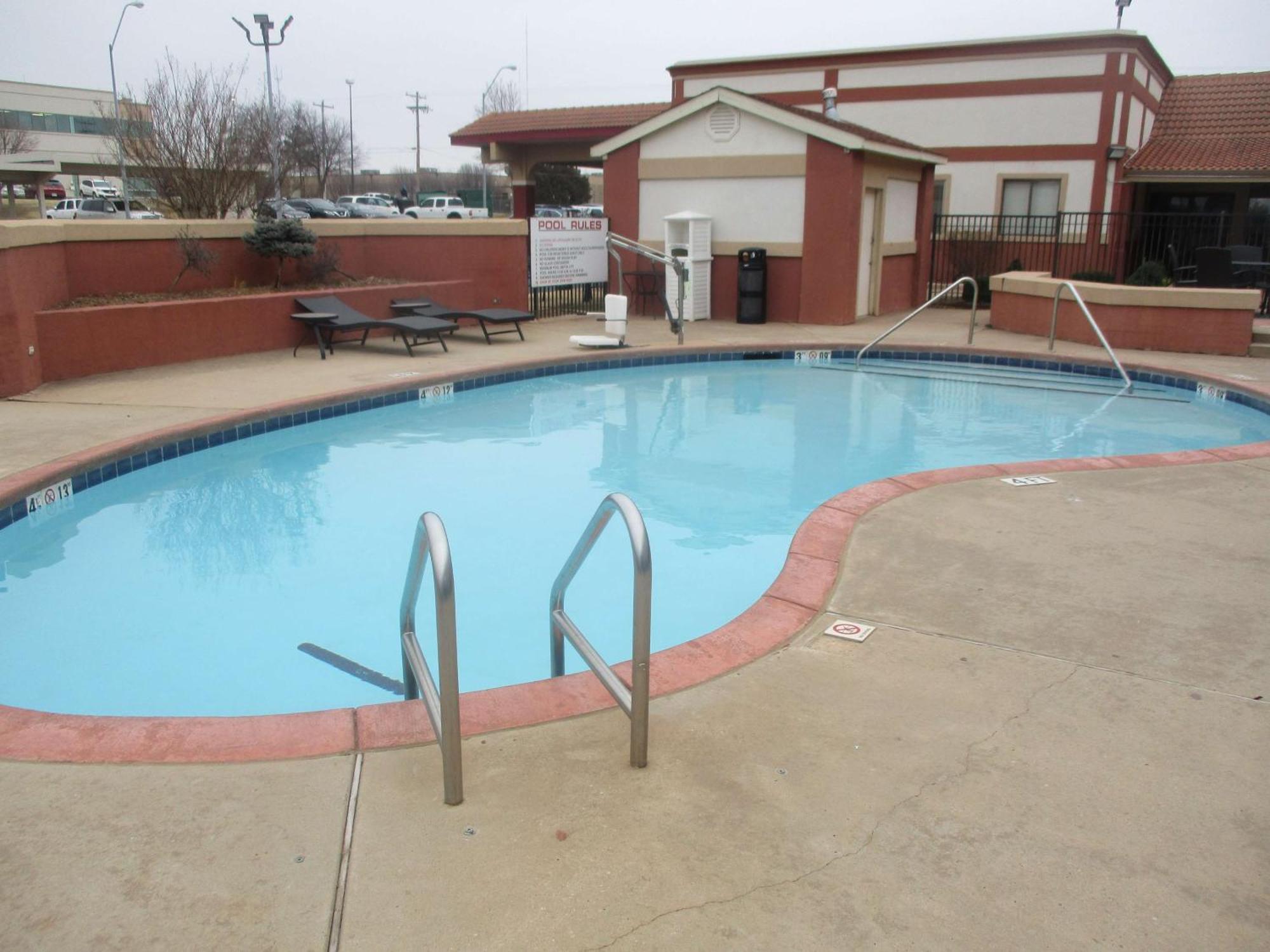 Broadway Inn & Suites أوكلاهوما سيتي المرافق الصورة