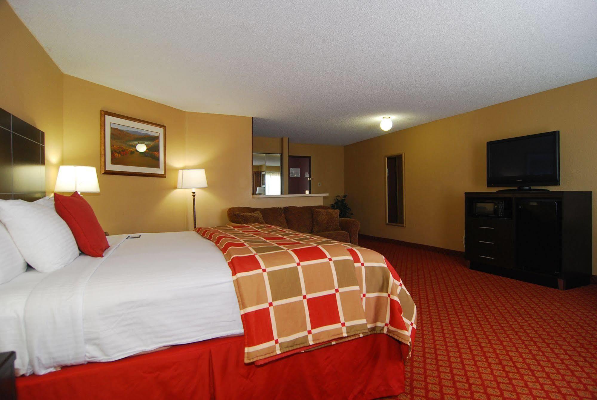 Broadway Inn & Suites أوكلاهوما سيتي الغرفة الصورة